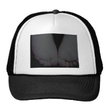 CLOSE FEET TRUCKER HATS