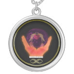 Coeur d'ange dans des mains de dieux collier