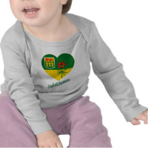 Coeur de drapeau de Saskatchewan avec le nom T-shirt