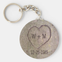 Coeur découpé dans un arbre Keychain personnalisab Porte-clés