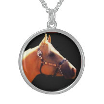 Collier argenté de satin