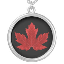 Collier canadien rouge de feuille d'érable