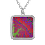 Collier couronné d'art de fractale de bijou