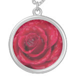 collier de rose rouge colliers