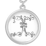 Collier gothique de la lettre X