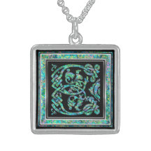 Collier initial de "bleu de Masselle" de monogramm