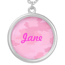 Collier rose de nom de camouflage