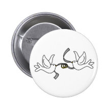 Colombes de mariage avec le bouton d'anneaux badge avec épingle