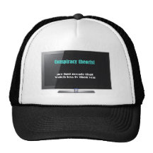 Conspiracy theorist against the media trucker hats