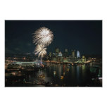 Copies de Pittsburgh la nuit avec des feux d'artif Photographie