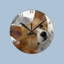 Corgi de Gallois de Pembroke dans l'horloge de nei horloges murales