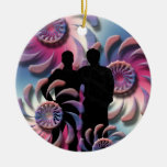 Couples faisant face à l'avenir décorations pour sapins de noël