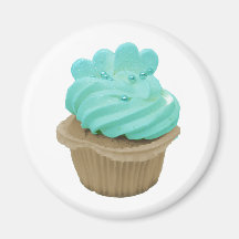 cream and hearts cupcake magnet