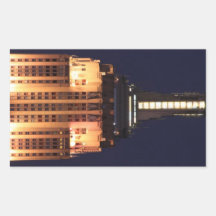 Crépuscule : Empire State Building allumé vers le  Autocollants