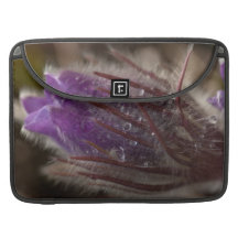 Crocus with Water Beads Sleeve For MacBook Pro