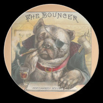Cru le plat de chien de videur assiettes