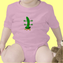 Cute newt nibbling nachos t-shirts
