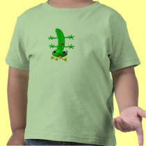 Cute newt nibbling nachos t-shirts