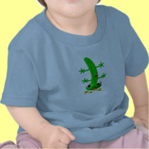 Cute newt nibbling nachos t-shirts