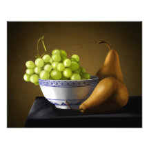 De poires et de raisins de fruit de bol toujours l photos
