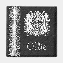 Dentelle blanche de monogramme d'Ollie O sur l'aim