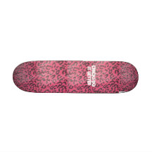 DES POUSSINS IL AMÉLIORENT SKATEBOARDS CUSTOMISÉS
