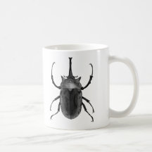 Dessin au trait noir et blanc conception de scarab mugs à café