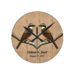 Deux oiseaux faces à face : Arrière - plan en bois Pendule