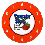 Dire snob de tomate avec l'horloge murale de nombr