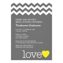 Douche nuptiale avec les chevrons et le coeur mode invitations