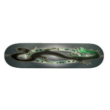 Dragon vert plateau de planche à roulettes