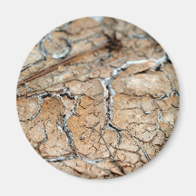 dry  soil  / crack earth magnet