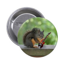 Écureuil jouant la guitare électrique pin's avec agrafe