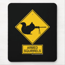 Écureuils armés d'avertissement tapis de souris