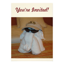 Éléphant de serviette avec des lunettes de soleil cartons d'invitation
