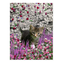 Emma en fleurs I - petit chat gris de Kitty Carte Postale