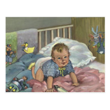 Enfant vintage, bébé mignon jouant dans la huche,  carte postale