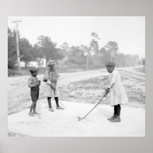 Enfants jouant au golf, 1905 posters