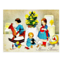 Enfants jouant avec les jouets et l'arbre de Noël Carte Postale