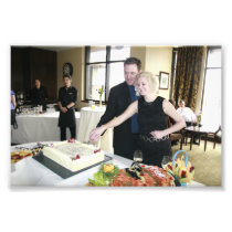 ENGAGEMENT PARTY: SHANE AND STEFFIE CUTTING CAKE!