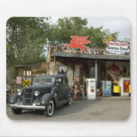 Épicerie générale et station service de l'itinérai tapis de souris