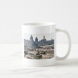 Excavations couvertes de site aztèque, Mexico Mugs
