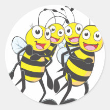 Famille heureuse d'abeille ayant l'amusement ensem adhésif rond