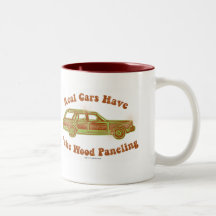 Faux panneautage en bois mugs