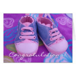 Félicitations ! chaussures de bébé roses de cartes cartes