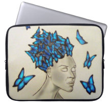 femme aux papillons housses ordinateur portable