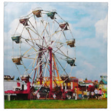 Ferris Wheel Against Blue Sky Printed Napkins