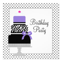 Fête d'anniversaire pourpre de petit gâteau de gât faire-parts