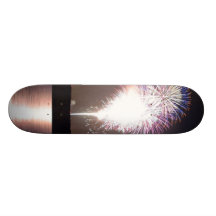 Feux d'artifice la nuit au-dessus de rivière skateboards personnalisés