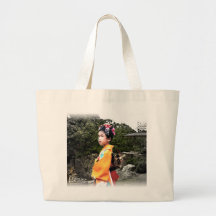 Fille dans le sac de kimono